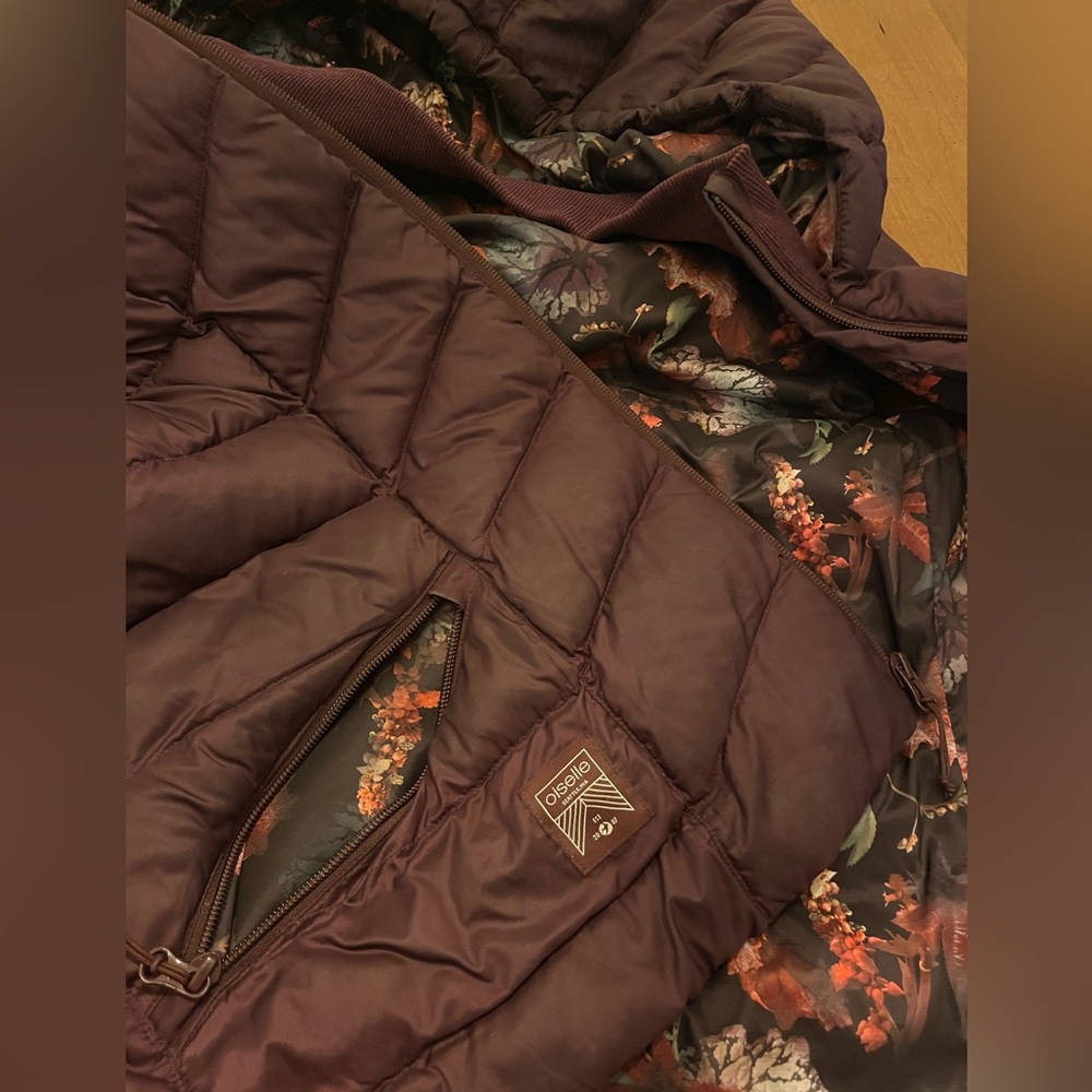oiselle Deep Plum Quilted Hooded Vest with Floral Lining - Picture 4 of 4